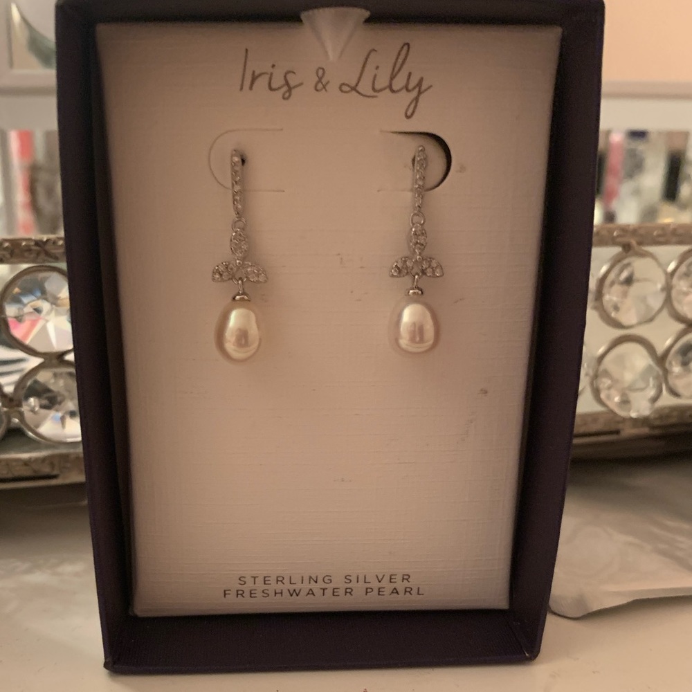 Freshwater pearl earrings